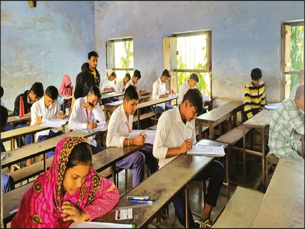 মাধ্যমিক আসন্ন, স্কুলে এখনও পৌঁছয়নি পর্ষদের টেস্ট পেপার, সমস্যায় পড়ুয়ারা