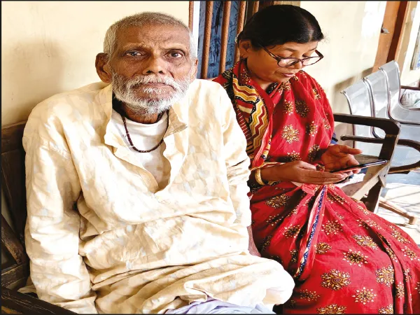 নবদ্বীপে ৮৩ বছরের অসুস্থ বাবাকে বাড়ি থেকে বের করে দেওয়ায় অভিযুক্ত ছেলে