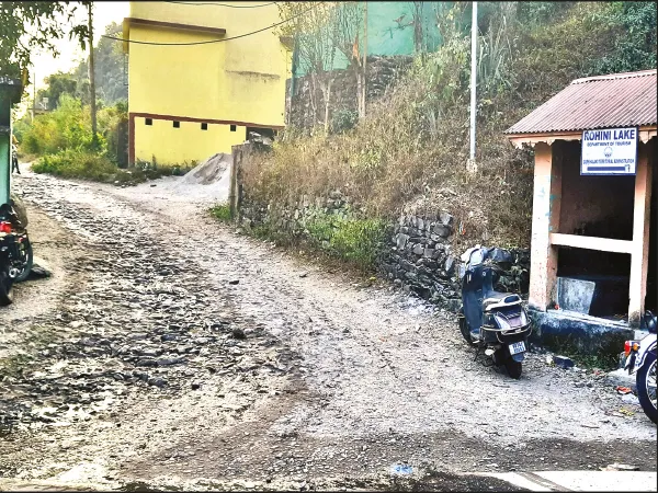 অপরূপ রোহিণীতে পাথুরে রাস্তাই বিভীষিকা