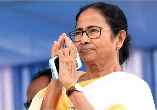 রাজডাঙাতে মুখ্যমন্ত্রী মমতা বন্দ্যোপাধ্যায়ের লেখা গান নিয়ে বিশেষ কনসার্ট