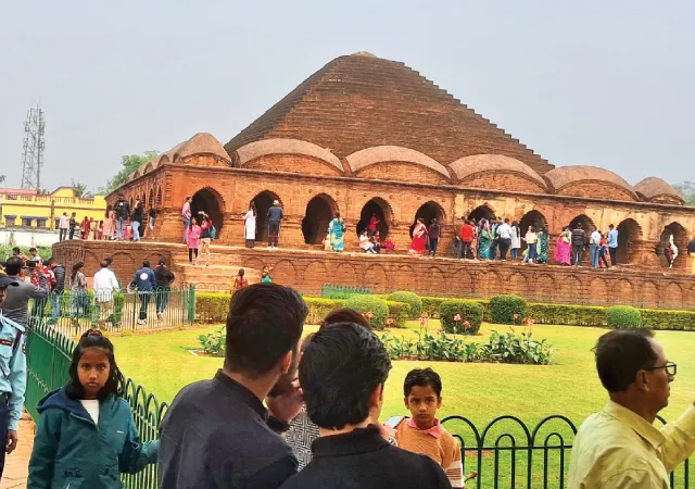 বড়দিনেও খুলল না লালগড় প্রকৃতি উদ্যান ও নগরবন, হতাশ পর্যটকরা