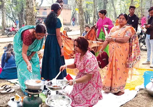 বড়দিনে পর্যটন কেন্দ্রগুলিতে ভিড়,&nbsp;মিঠে রোদ গায়ে মেখে চলল বনভোজনও
