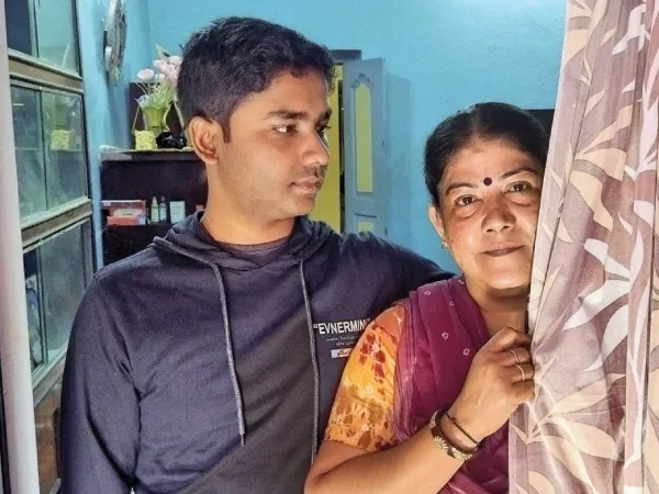 ধেয়ে আসছিল দৈত্যাকার ঢেউ, সাপে ভর্তি জঙ্গলে জন্ম হয় ছেলে &lsquo;সুনামি&rsquo;র
