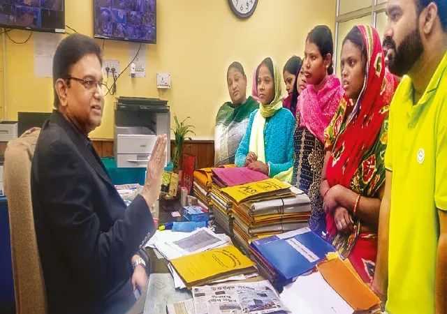 সাফাইকর্মীদের কর্মবিরতি অব্যাহত বাতিল করতে হল একাধিক অস্ত্রোপচার