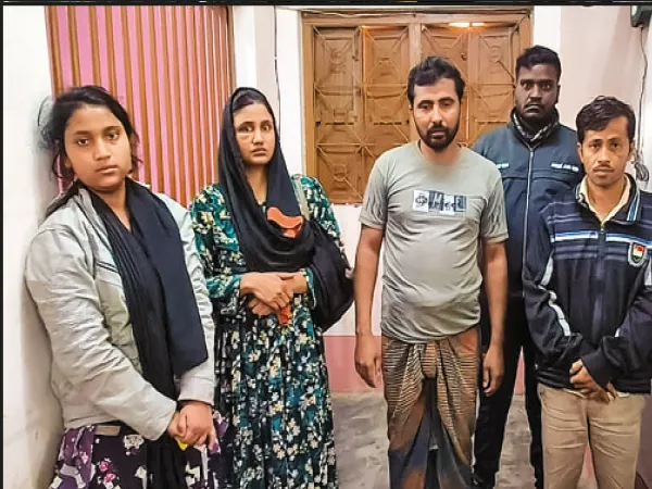 রানাঘাটে গ্রেপ্তার ৩ বাংলাদেশি অনুপ্রবেশকারী ও তিন দালাল