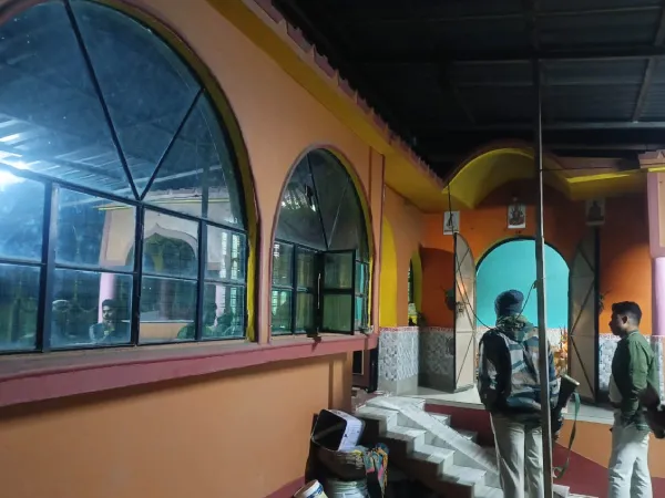কাটোয়ায় বাড়িতে ডাকাতি, চলল গুলিও, জখম ১