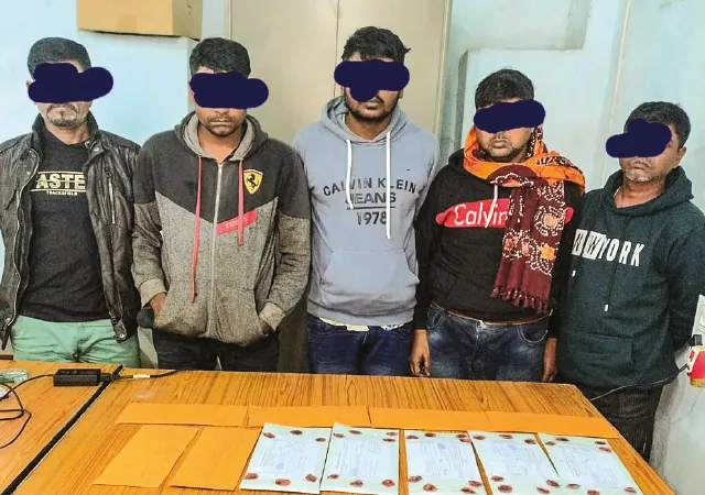 বেলডাঙায় অ্যাম্বুলেন্স থেকে উদ্ধার ১০৫ কেজি গাঁজা, ধৃত ৫ পাচারকারী