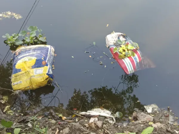 পুকুর থেকে দু&rsquo;দফায় উদ্ধার বস্তাবন্দি দেহাংশ, বারাসতে দানা বাঁধছে রহস্য