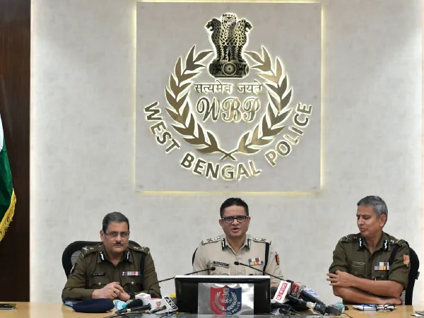 তথ্য যাচাইয়ের ফাঁকফোকর ঢাকতে&nbsp; বিদেশ মন্ত্রককে চিঠি&nbsp;রাজ্য&nbsp;পুলিসের