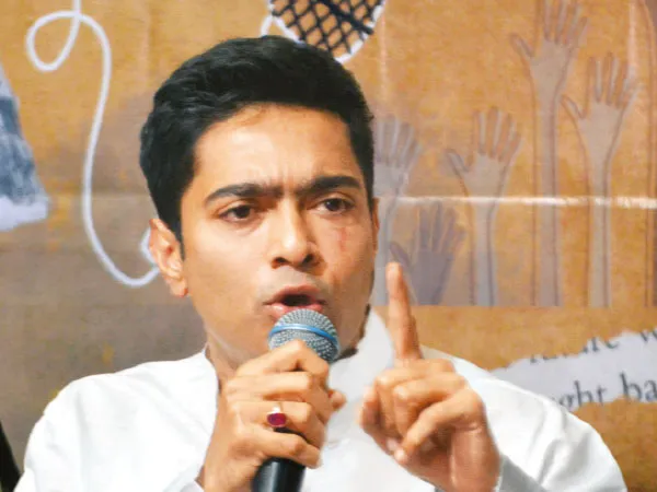 মনমোহন সিংয়ের প্রয়াণে নীরব&nbsp; কেন ক্রীড়া ও ফিল্মি আইকনরা?&nbsp;সরব অভিষেক