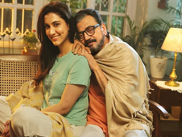 সম্পর্কের &lsquo;হাঁটি হাঁটি পা পা&rsquo;