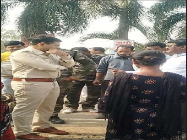 আবাসের টাকা তুলে বেরতেই ছিনতাই&nbsp;