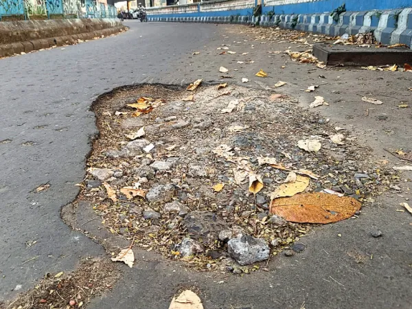 বিধাননগর পুরসভা এলাকায় বহু রাস্তাই বেহাল,&nbsp;সংস্কারের জন্য টেন্ডার ডাকল কেএমডিএ