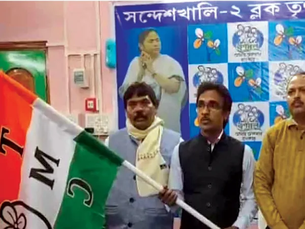 মমতার সন্দেশখালি সফরের আগেই বিজেপিতে ভাঙন, রেখা পাত্রর &lsquo;গুরু&rsquo; যোগ দিলেন তৃণমূলে