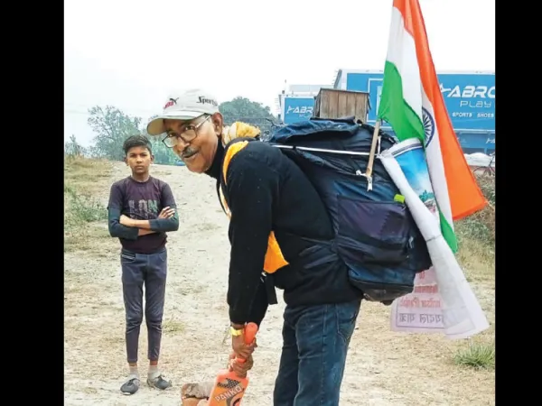 ব্রিটিশদের হাতে নিহতদের স্মরণে হেঁটে চলেছেন বজবজের &lsquo;তরুণ&rsquo;