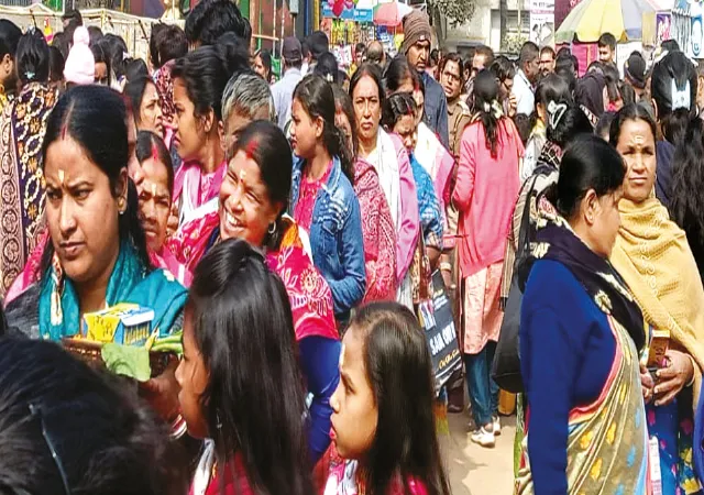 পৌষমেলার তৃতীয় মঙ্গলবার কিরীটেশ্বরী মন্দিরে ভক্তভিড়