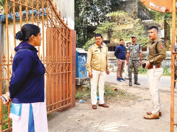 নার্সিং কলেজের নিরাপত্তা নিয়ে উদ্বিগ্ন অভিভাবকরা