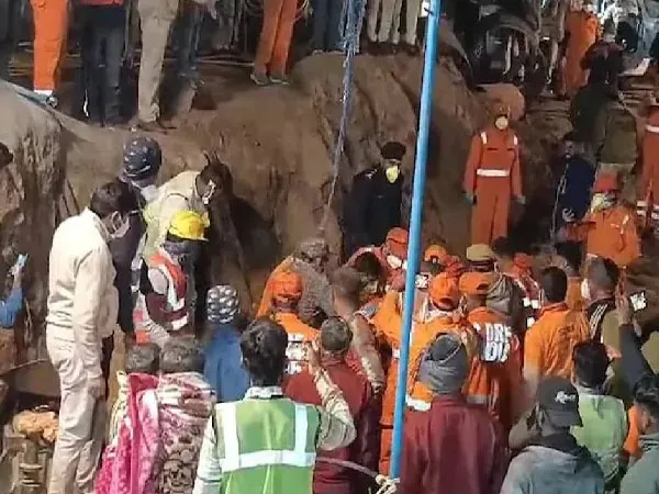 ১০ দিন পর রাজস্থানের কুয়ো থেকে উদ্ধার চেতনার দেহ