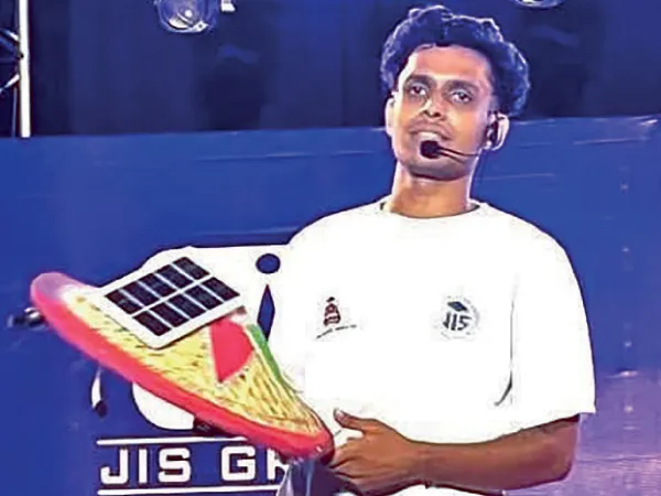 পরিবেশবান্ধব টুপি বানিয়ে প্রশংসিত জেআইএসের ছাত্র