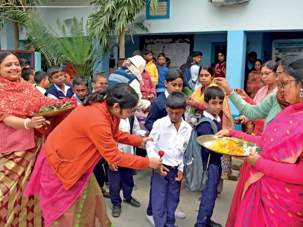 বারুইপুরের নবগ্রামে ৬২ পড়ুয়াকে নিয়ে প্রাথমিক বিদ্যালয়ের উদ্বোধন
