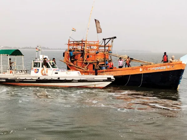 গঙ্গাসাগর মেলার এক সপ্তাহ আগেই নদীপথে শুরু হল পুলিসি নজরদারি