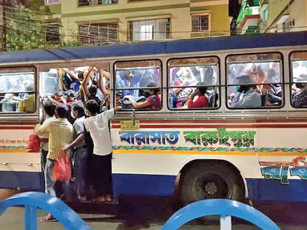 বাস কোথায়? রাস্তায় নেমে সমস্যা মেটাতে মন্ত্রীকে কড়া বার্তা মমতার&nbsp;
