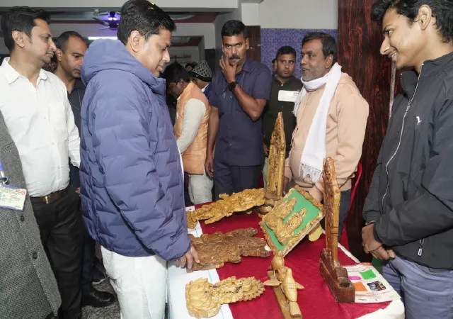 তাঁত ও মুখোশ শিল্পকে বাঁচাতে উদ্যোগ কেন্দ্রীয় মন্ত্রী সুকান্তর