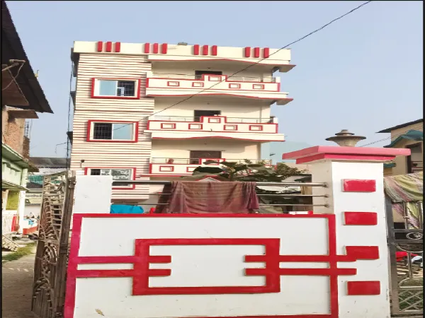 দিনহাটা পুরসভার ধৃত চতুর্থ শ্রেণির কর্মীর প্রাসাদোপম বাড়ি নিয়ে চর্চা