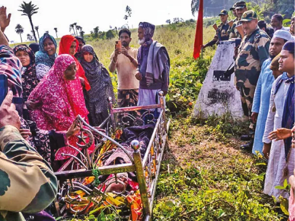 সীমান্তে এসে মৃত দাদাকে শেষ দেখা বাংলাদেশি বোনের
&nbsp;