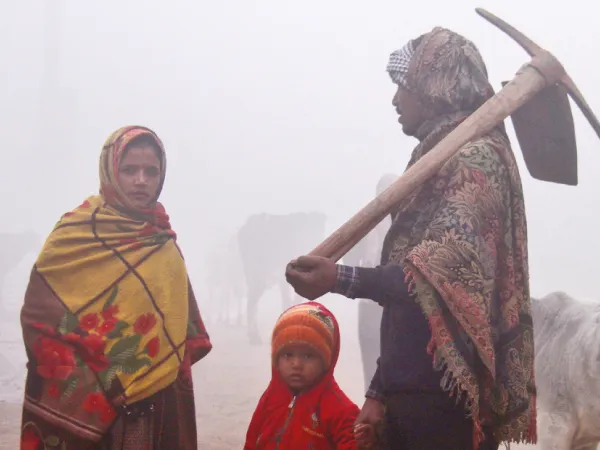 বেকারত্ব-জ্বালায় গ্রামে ফিরছে &lsquo;মোদির ভারত&rsquo;