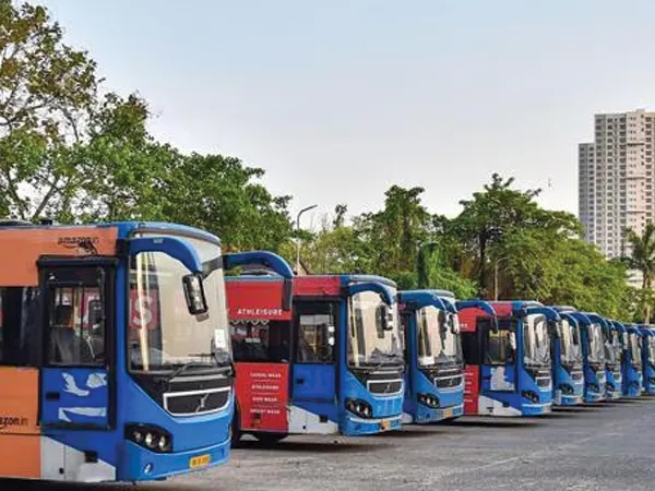 প্রশাসনিক জট কাটিয়ে রাস্তায় পর্যাপ্ত সরকারি বাস নামাতে তৎপরতা তুঙ্গে,&nbsp;মুখ্যমন্ত্রীর কড়া দাওয়াই