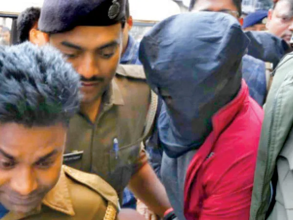 নেপথ্যে ব্যবসায়িক কোন্দল?&nbsp;পড়শির বাড়িতেই বাবলা খুনের ছক