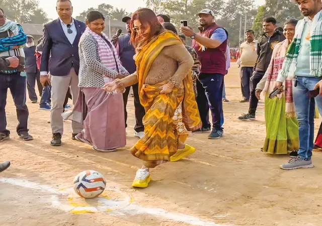 বীরভূমের সেকেড্ডা গ্রামে ফুটবল টুর্নামেন্টে সাংসদ শতাব্দী রায়