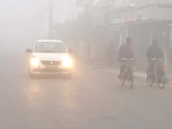 ঘন কুয়াশার জের, চাকদহে ট্রেনের ধাক্কায় মৃত শ্রমিক,&nbsp;ব্যাহত বিমান পরিষেবা