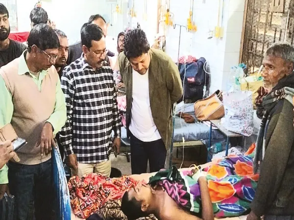 গুলিতে জখম রিন্টুকে দেখতে হাসপাতালে সব দলের নেতারা