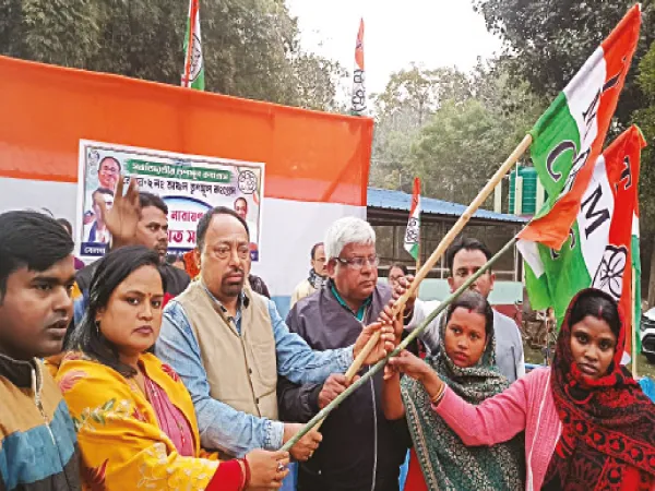 বেলদায় তৃণমূলে যোগ বিজেপির পঞ্চায়েত সদস্যার