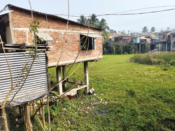 জবরদখল হওয়া সরকারি জমি পুনরুদ্ধারের দাবি জোরালো হচ্ছে বাগদায়, সক্রিয় নবান্ন&nbsp;
&nbsp;