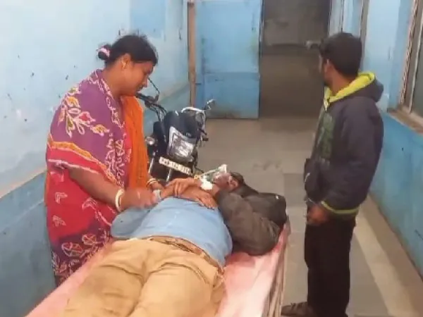 জমি নিয়ে বিবাদের জেরে ছেলেকে এলোপাথারি কোপ বাবার, গ্রেপ্তার