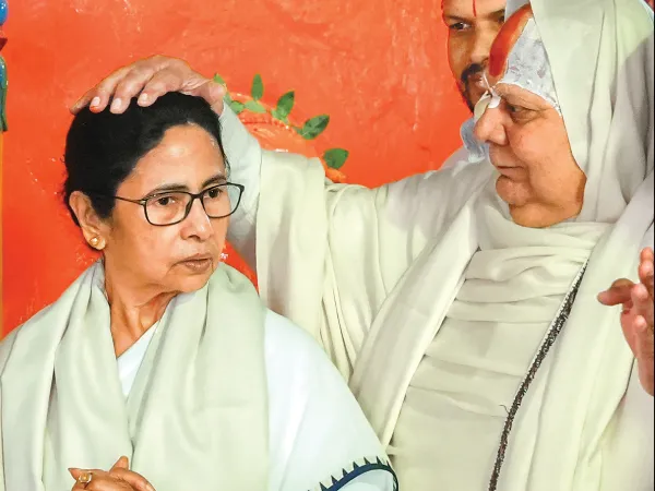 আমাদের মৎস্যজীবীদের উপর অত্যাচার চালিয়েছে বাংলাদেশ, ক্ষোভ উগরে দিলেন মমতা
