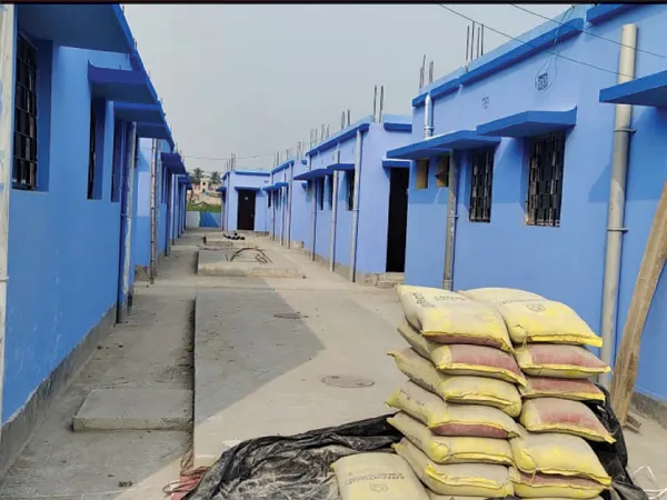&lsquo;বুলডোজার নীতি&rsquo; নয়, নতুন ঘর পেলেন ঝুপড়ির বাসিন্দারা