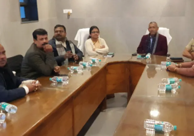 বক্সার বনবস্তিদের সমস্যা শুনতে ডুয়ার্সকন্যায় বৈঠক গৌতমের