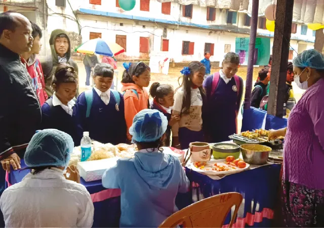 চাঁদা তুলে স্টল পড়ুয়াদের, স্কুলের খাদ্যমেলায় ফেভারিট পিঠে-ফুচকা