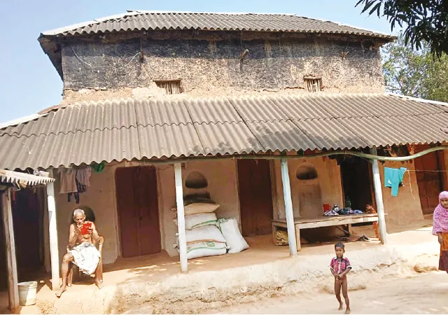 ছোট আঙারিয়ায় &lsquo;লাল সন্ত্রাস&rsquo; এখন অতীত মমতার বাড়ি পেয়ে মুগ্ধ গ্রামবাসীরা