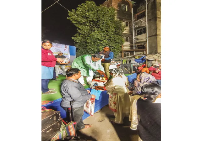 ধোঁয়াবিহীন চুলা বণ্টন করল পুরসভা ও দূষণ নিয়ন্ত্রণ পর্ষদ