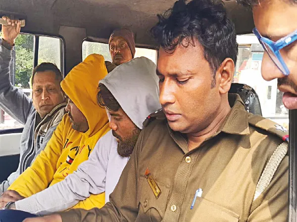 চাকরির নামে প্রতারণা, ধৃত মেমারির জামাই, এমবিএ&rsquo;দের ঘোল খাওয়াতো এইট পাশ যুবক