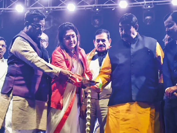 সিউড়ি উৎসব ঘিরে ব্যাপক উন্মাদনা