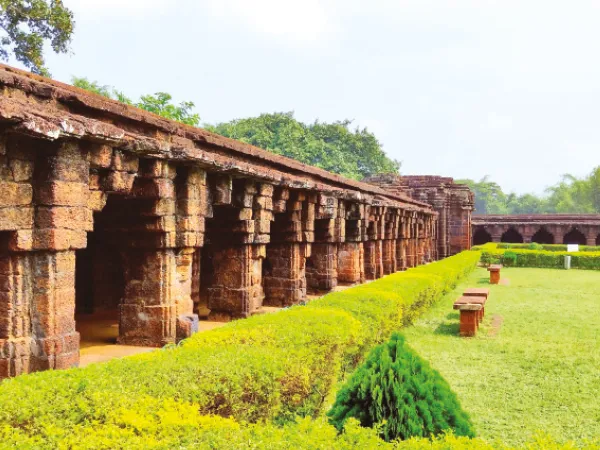 ইতিহাসের সাক্ষী কুরুমবেড়া দুর্গ
&nbsp;