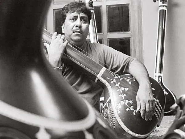 আওগে যব তুম
