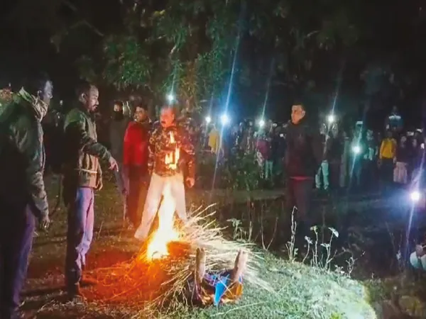 চাঁচলের মালতিপুরে মহিলাকে পুড়িয়ে খুনের ঘটনার পুনর্নির্মাণ
