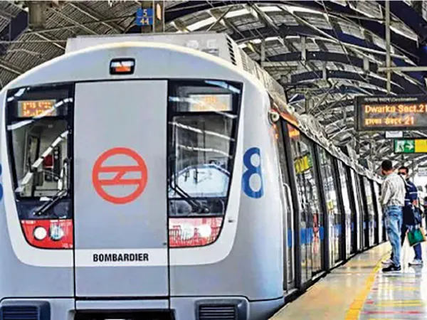 &lsquo;চেপে বসুন&rsquo; দিয়ে শুরু, গড়াল হাতাহাতিতে